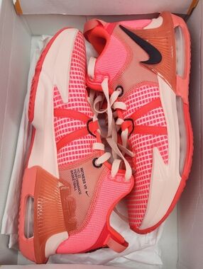 Nike Vibrant Pink & Coral LEBRON VII Training Sneakers Size 9.5